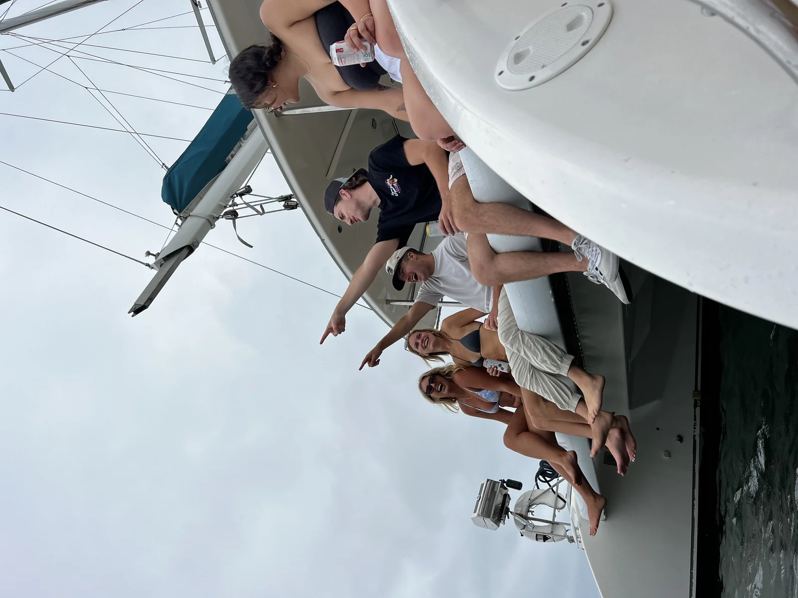 Group hull feet