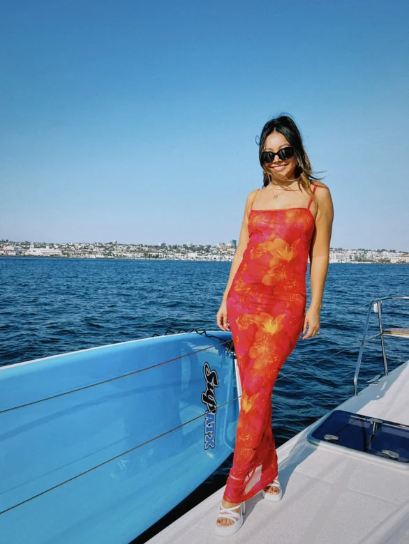 Woman paddleboard bow